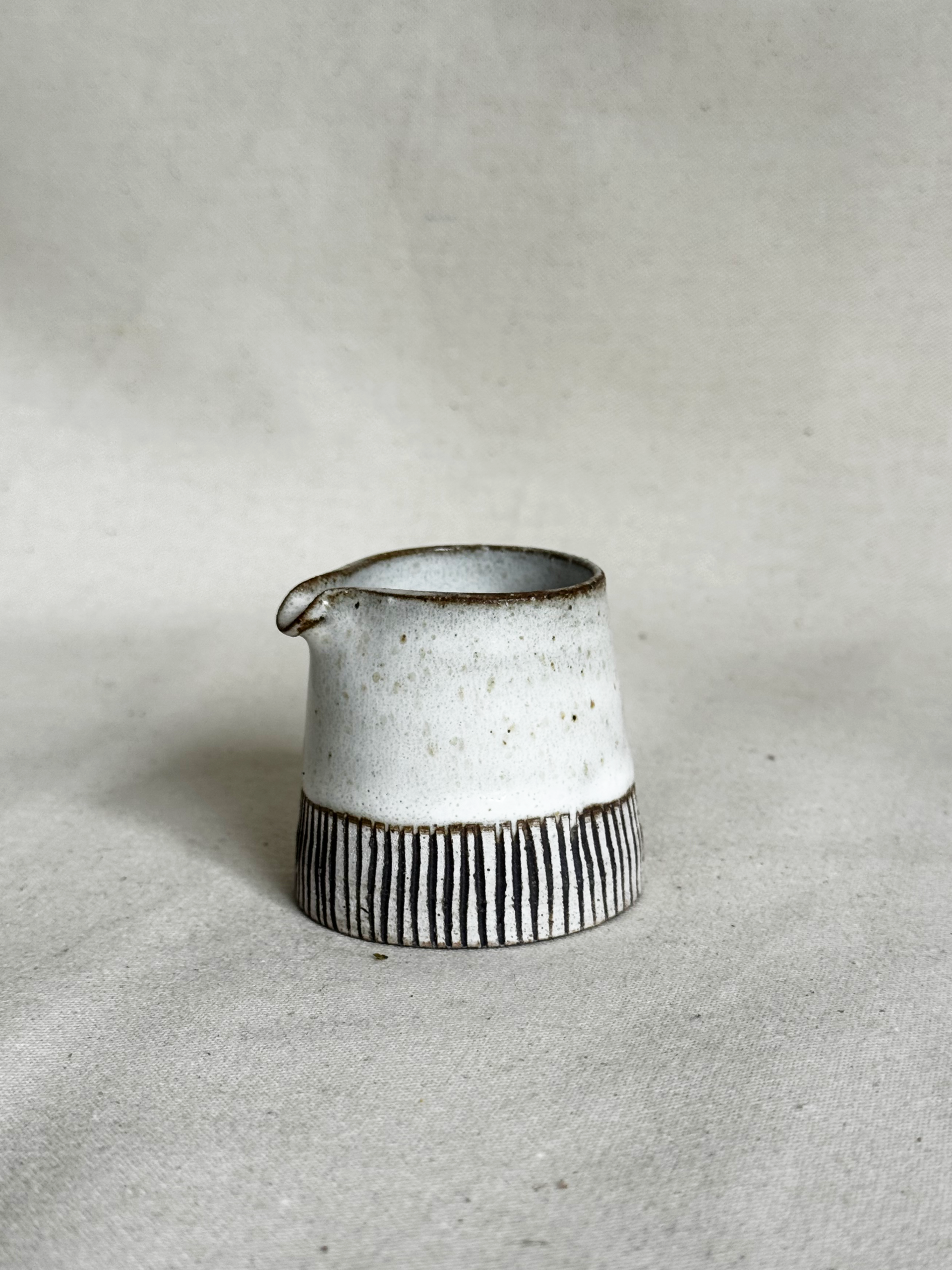 Ju Jug with Lines